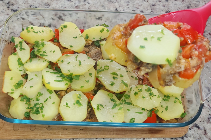 Batata com Sardinha em Lata na Travessa