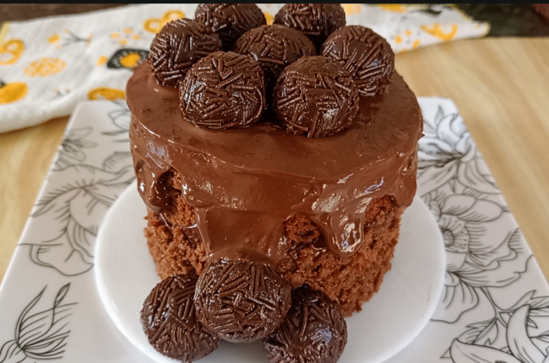 Bolo Funcional de Chocolate (Sem Açúcar e Glúten)