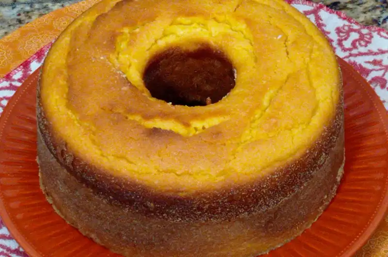 Bolo de Fubá Cozido com Coco