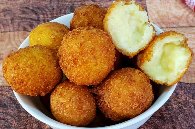 Bolinha de Queijo de 3 Ingredientes