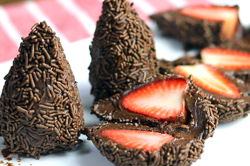 Coxinha de Brigadeiro com Morango FIT