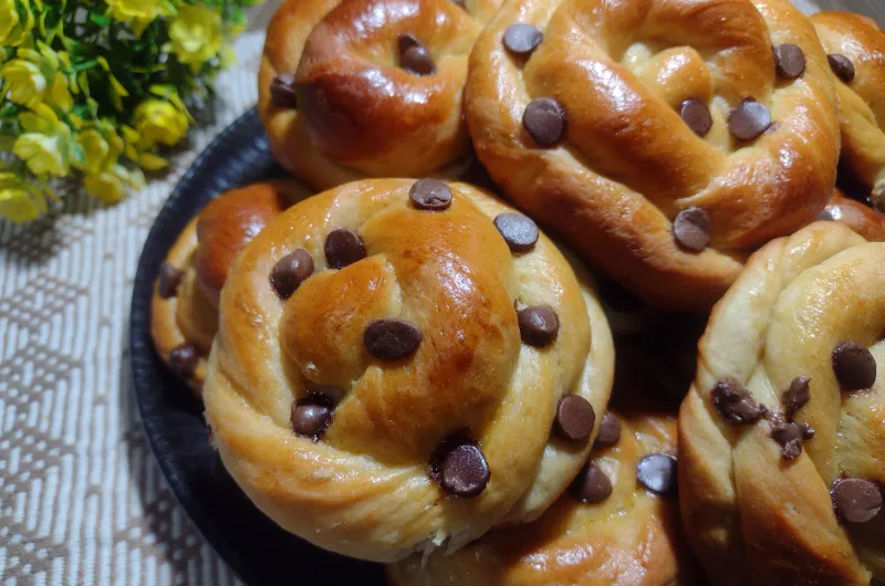 Pãozinho Caseiro com Gotas de Chocolate