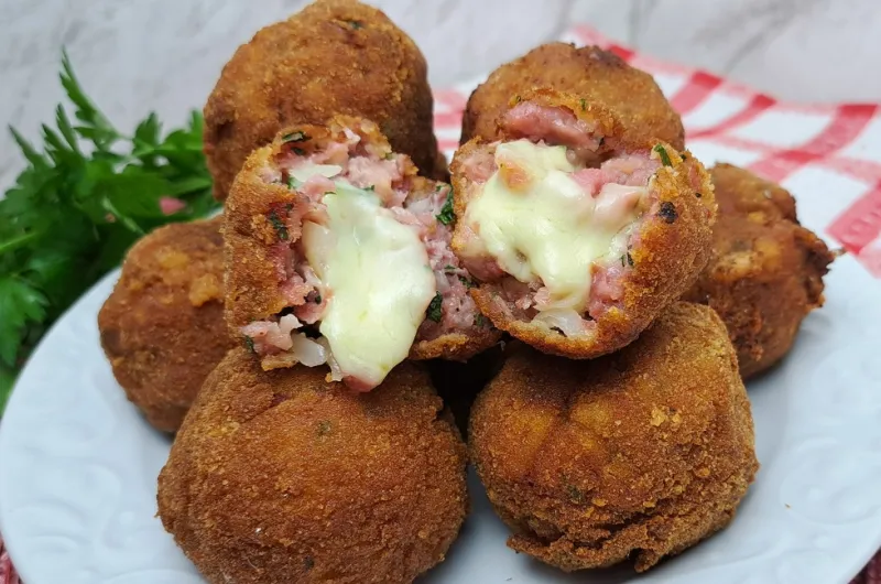 Bolinho de Linguiça Toscana