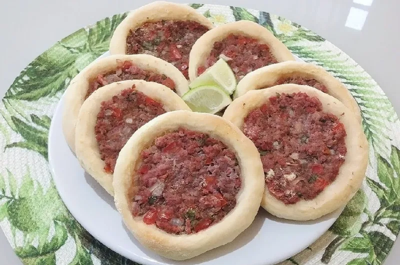Esfiha Aberta de Carne