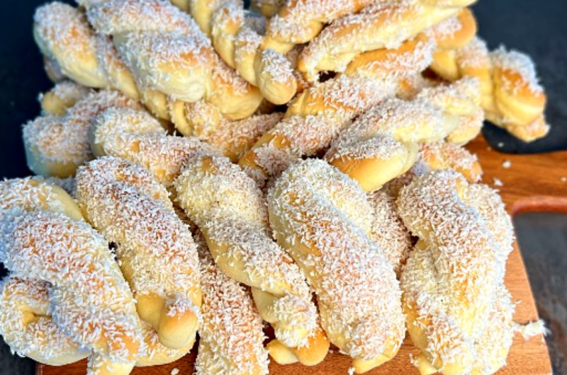 Pão Doce de Rosquinha de Leite Condensado e Coco