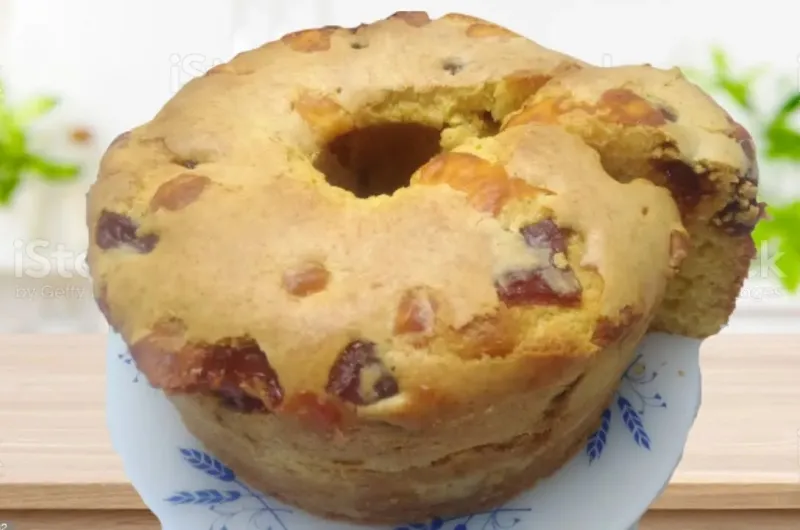 Bolo de Fubá com Queijo e Goiabada