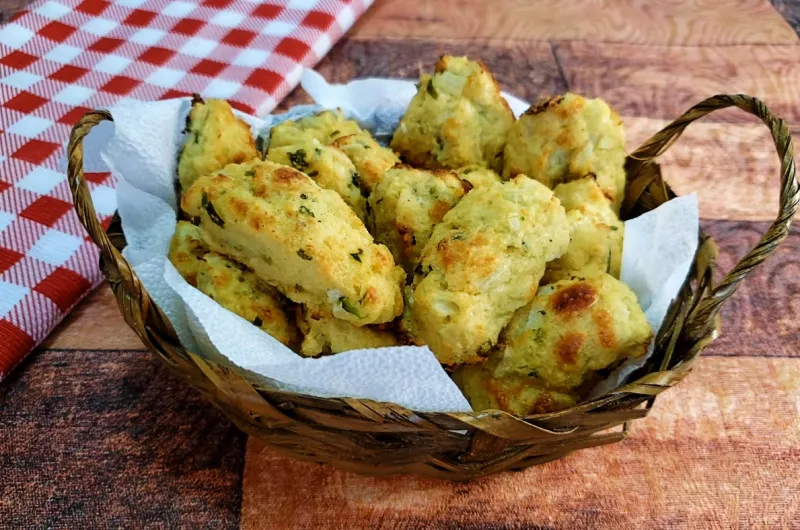 Bolinho de Couve-flor com Queijo (Assado no Forno)