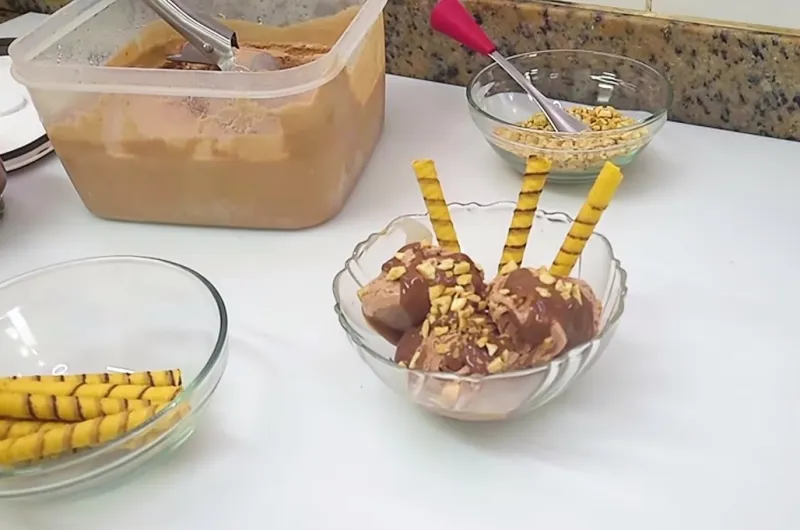 Sorvete de Chocolate com Base de Merengue