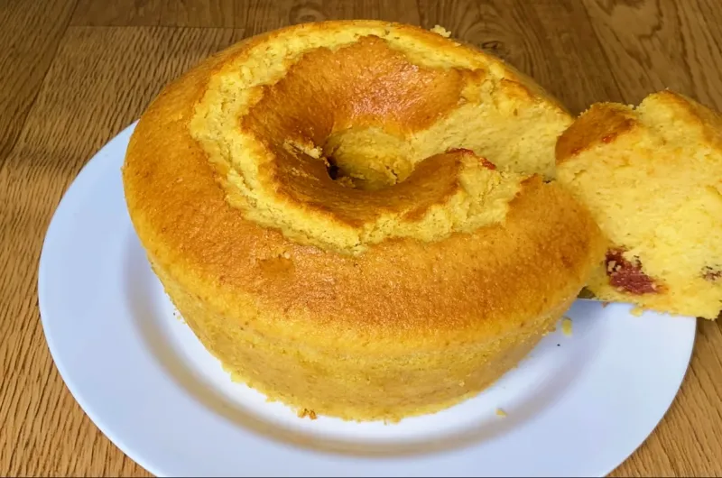 Bolo de Fubá com Goiabada de Liquidificador