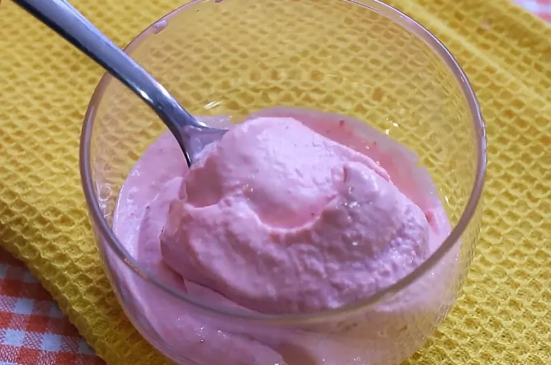 Sorvete de Morango Natural e Sem Açúcar