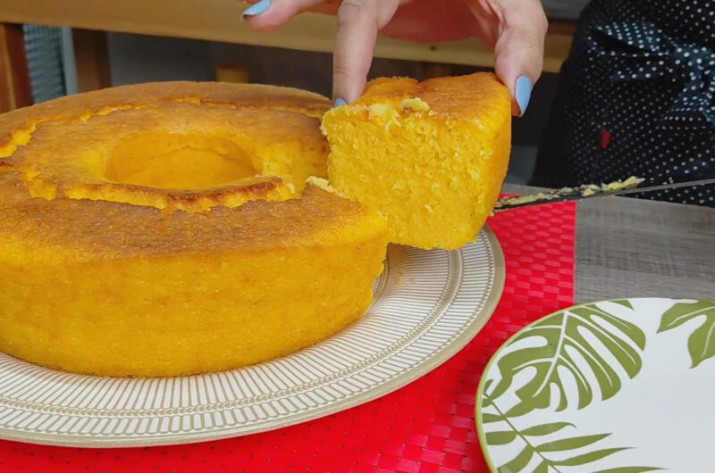 Bolo de Cenoura com Flocão de Milho