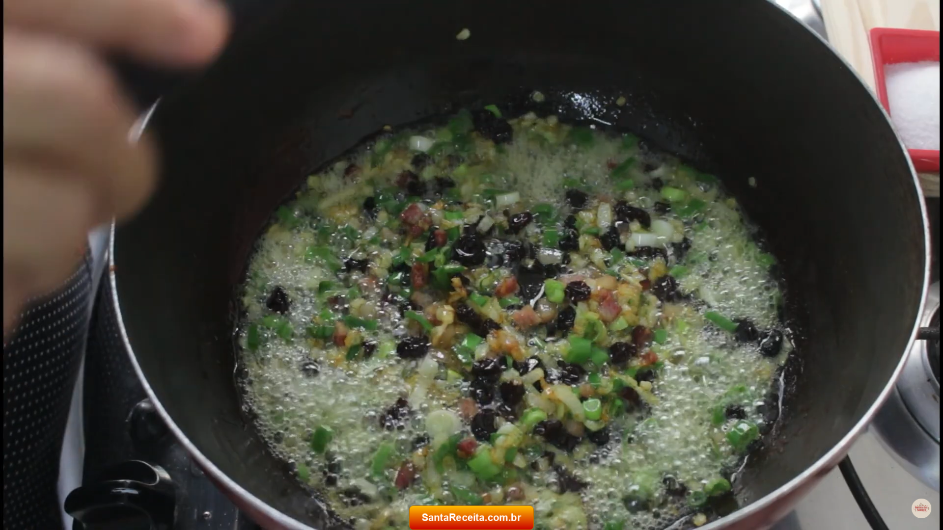 refogandoingredientesfarofacombacon