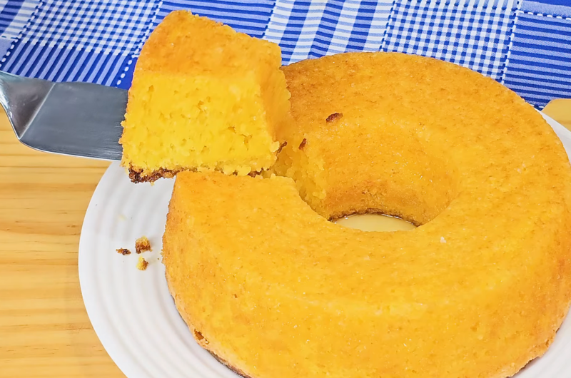 Bolo de Fubá com Laranja
