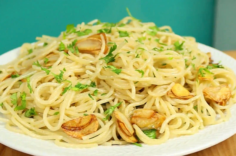 Espaguete Alho e Óleo