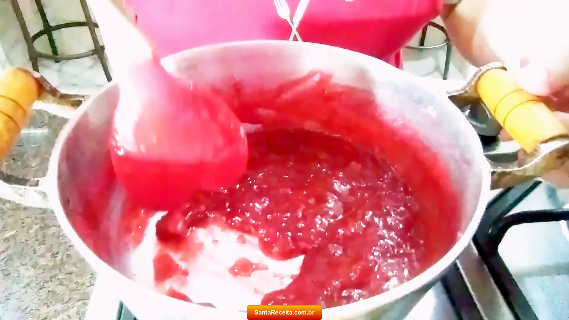 geleia-de-morango-na-panela