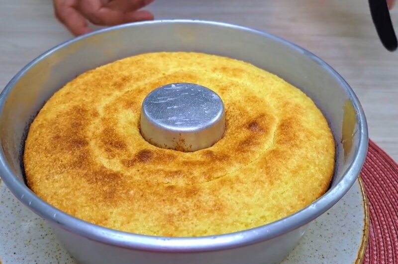 Bolo de Coco com Leite Condensado