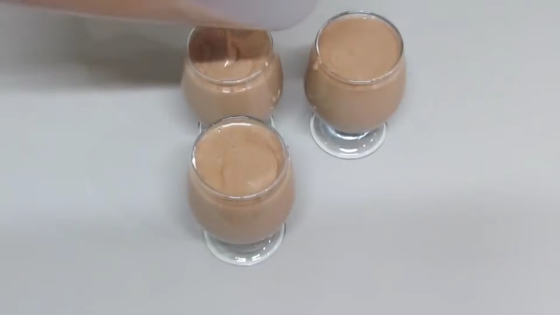 preparando-mousse-de-chocolate