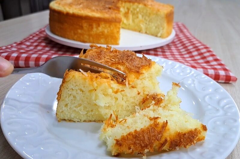 Bolo Cremoso de Coco